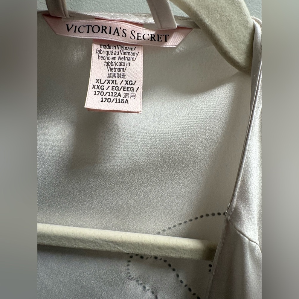 Victoria's Secret Cream Satin Bride robe - Picture 8 of 8